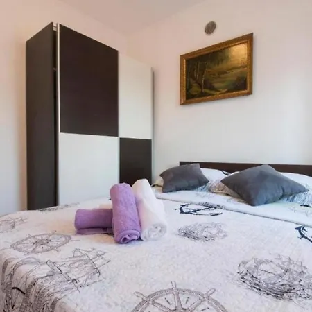 Nives Tatil Evi Rovanjska