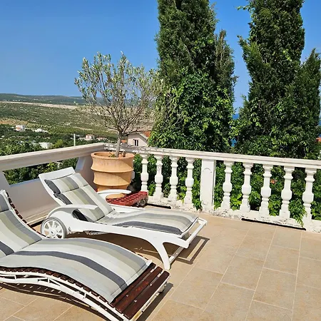 Nives Tatil Evi Rovanjska